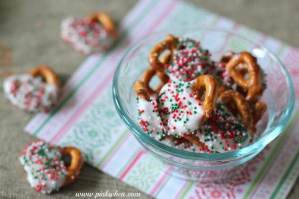 Christmas Candy Pretzel Treats