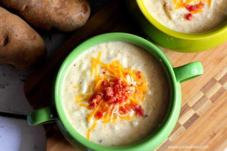 Loaded baked Potato Soup www.pinkwhen.com
