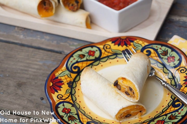 Southwestern Breakfast Taquitos. An easy and tasty breakfast that can be made ahead and frozen!