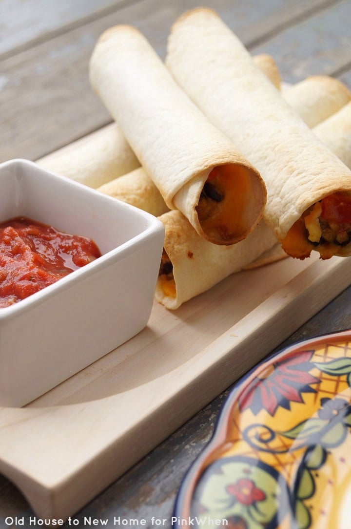 Southwestern Breakfast Taquitos. An easy and tasty breakfast that can be made ahead and frozen!