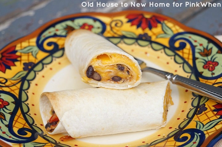 Southwestern Breakfast Taquitos. An easy and tasty breakfast that can be made ahead and frozen!