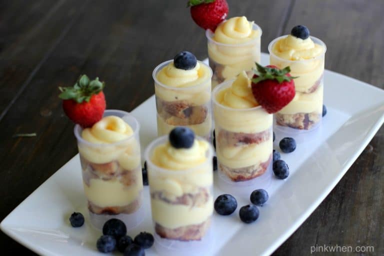 Cinnabon Cinnamon Roll Cheesecake Shooter www.pinkwhen.com