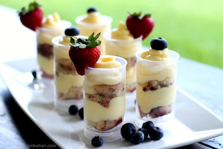 Cinnabon Cinnamon Roll Cheesecake Shooter www.pinkwhen.com