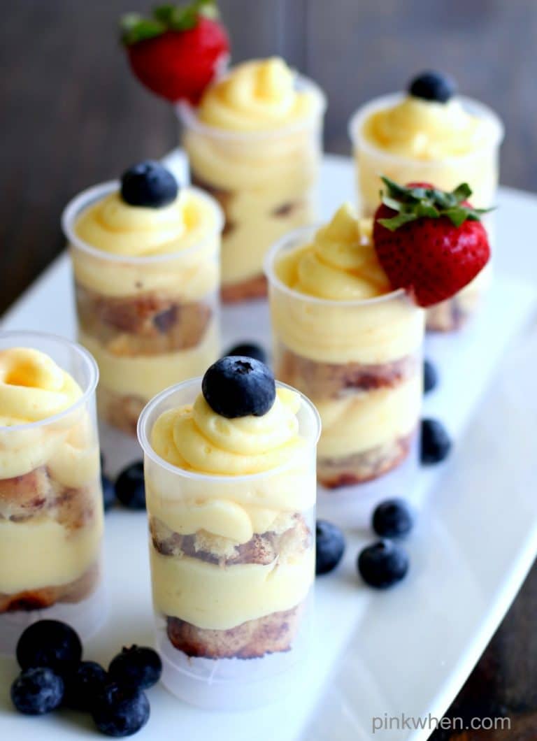Cinnabon Cinnamon Roll Cheesecake Shooter www.pinkwhen.com