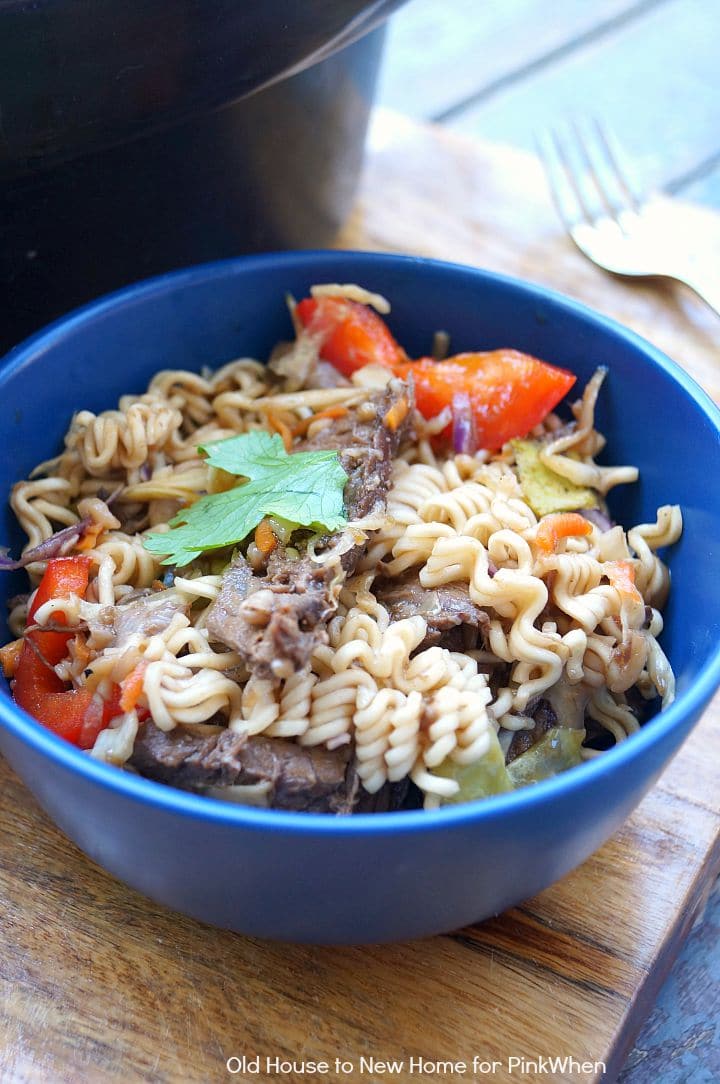 Slow Cooker Asian Beef and Ramen Bowls | PinkWhen