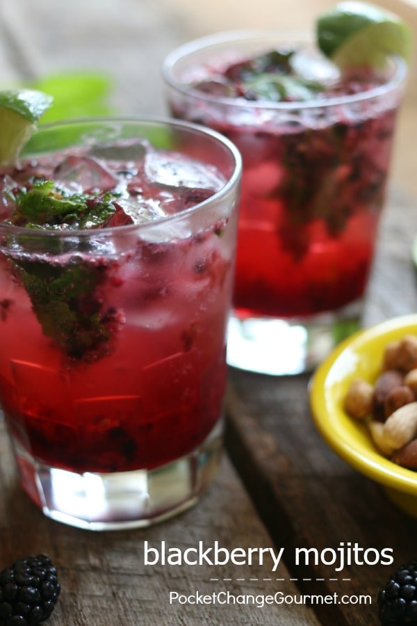 10+ Holiday Sparkling Drinks for New Years! Both Cocktail and Non Alcoholic recipes perfect for a celebration!