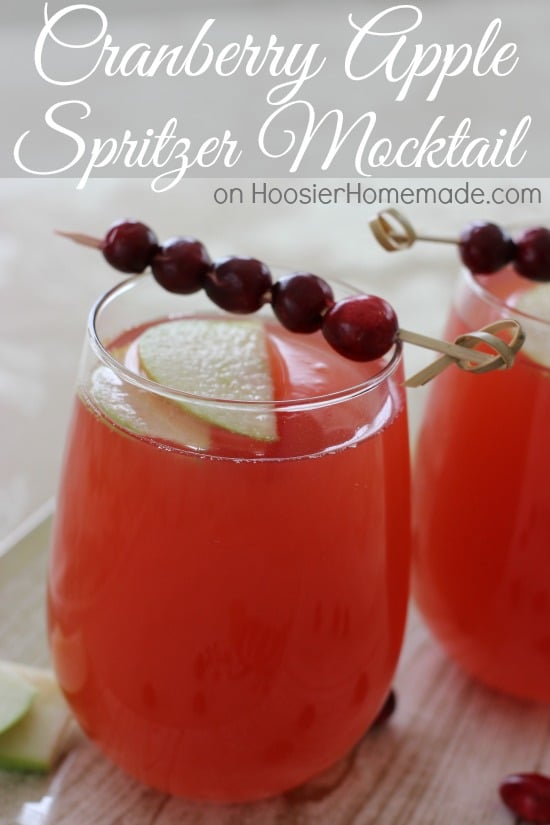 10+ Holiday Sparkling Drinks for New Years! Both Cocktail and Non Alcoholic recipes perfect for a celebration!