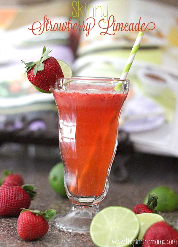 10+ Holiday Sparkling Drinks for New Years! Both Cocktail and Non Alcoholic recipes perfect for a celebration!