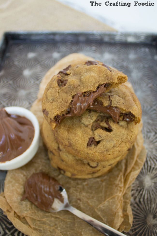 Brown-Butter-Chocolate-Chip-Cookies-Stuffed-With-Nutella-3
