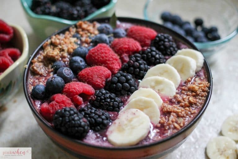 Blackberry Granola Smoothie Bowl Recipe