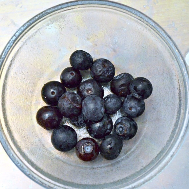Upside-Down Blueberry Puffs are a great brunch recipe that is a big hit with kids and adults, and FULL of delicious blueberries!