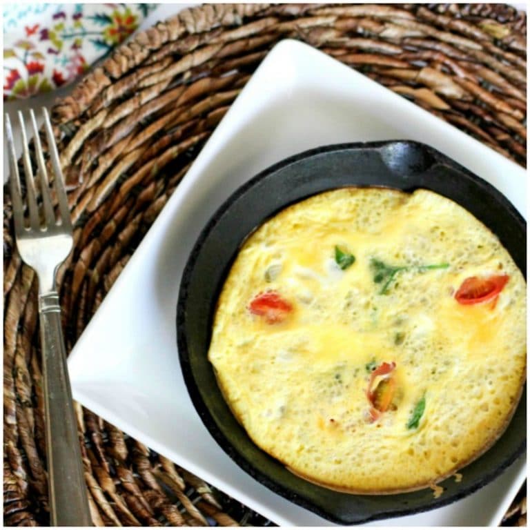 Spinach and Tomato Frittata - the perfectly healthy breakfast or brunch! 