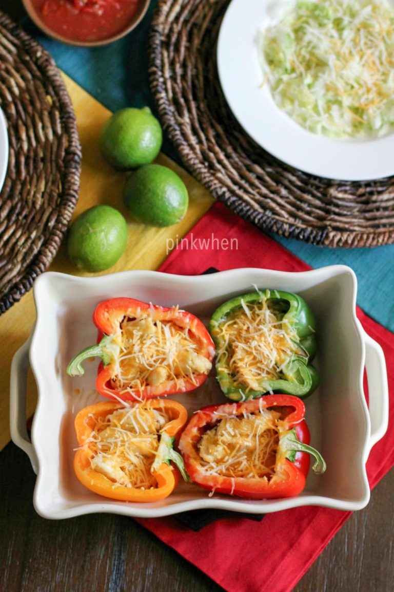 Healthy Chicken Fajita Stuffed Bell Pepper Recipe made with flavored quinoa, chicken, and more!