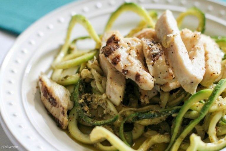 This delicious Pesto Chicken Zoodles recipe doesn' just taste good, it's also a healthy recipe that is Whole 30, PALEO, and Simple Fit Forty.
