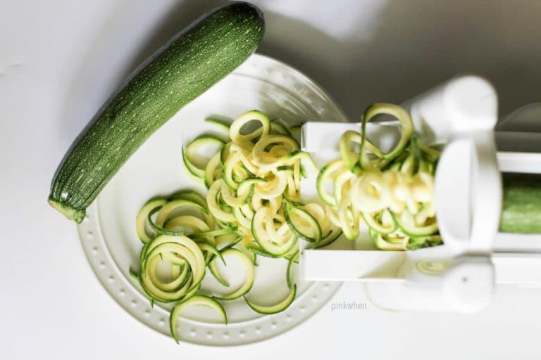 Shrimp Scampi Zoodles Recipe - A delicious healthy lunch or dinner in 10 minutes or less! Whole 30, PALEO, and a Simple Fit Forty Lifestyle recipe. 