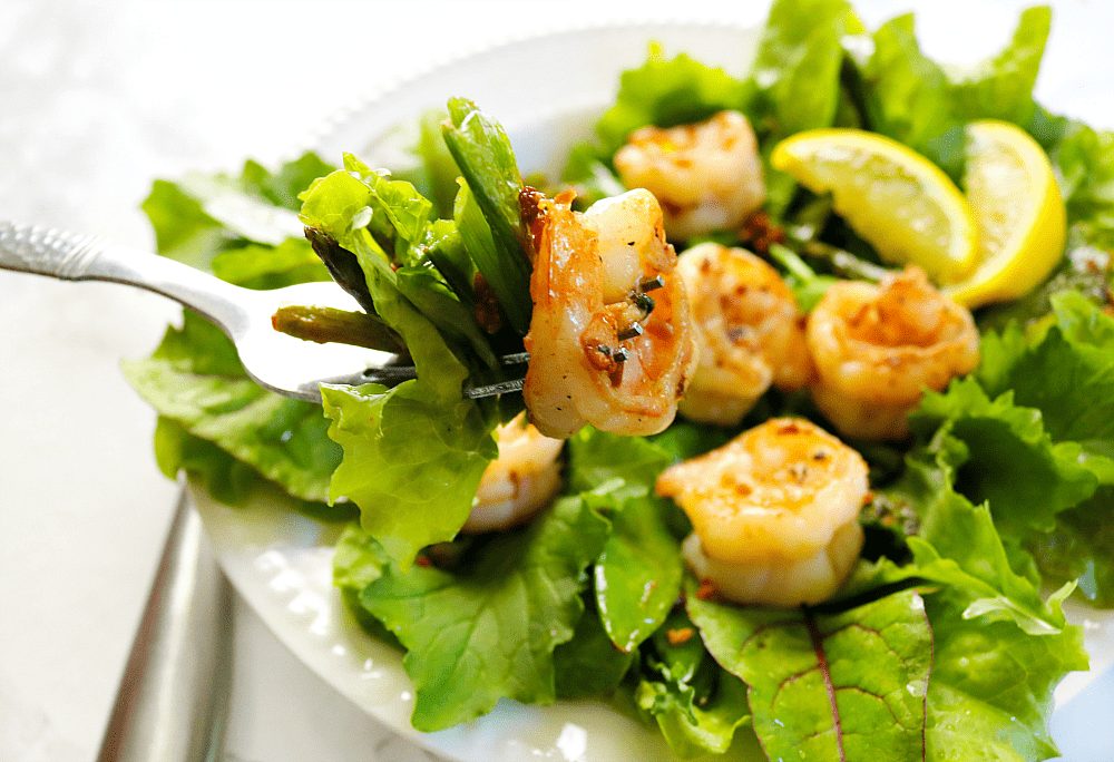 Garlic Lemon Pepper Shrimp Salad - the perfect clean eating lunch recipe.