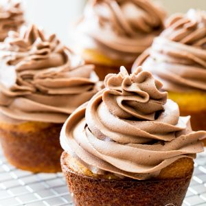 Nutella Buttercream Cupcakes with Hidden Cadbury Egg #NutellaCupcakes #CadburyCupcakes #EasterDessert
