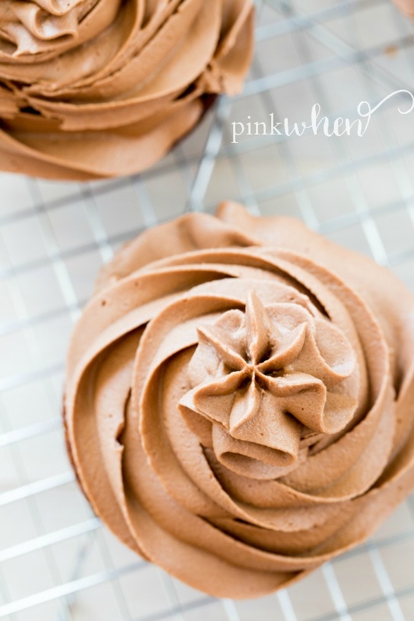 Nutella Buttercream Cupcakes with Hidden Cadbury Egg #NutellaCupcakes #CadburyCupcakes #EasterDessert