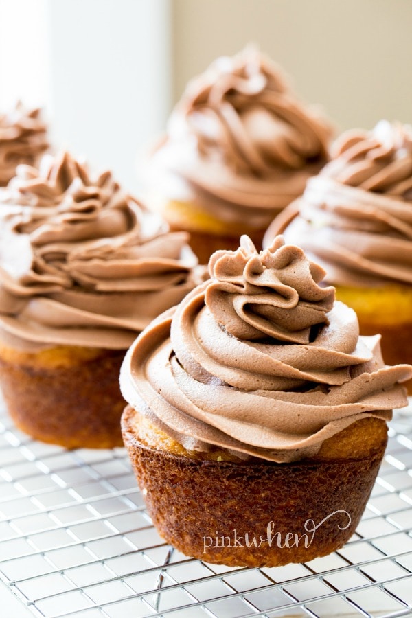 Nutella Buttercream Cupcakes with Hidden Cadbury Egg #NutellaCupcakes #CadburyCupcakes #EasterDessert