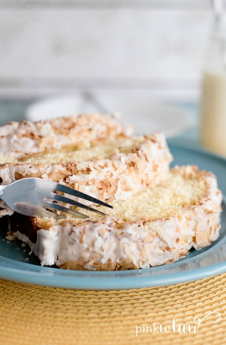 This Toasted Coconut Pound Cake Recipe is mouthwateringly delicious poundcakerecipe easycakerecipe dreamydessert 5