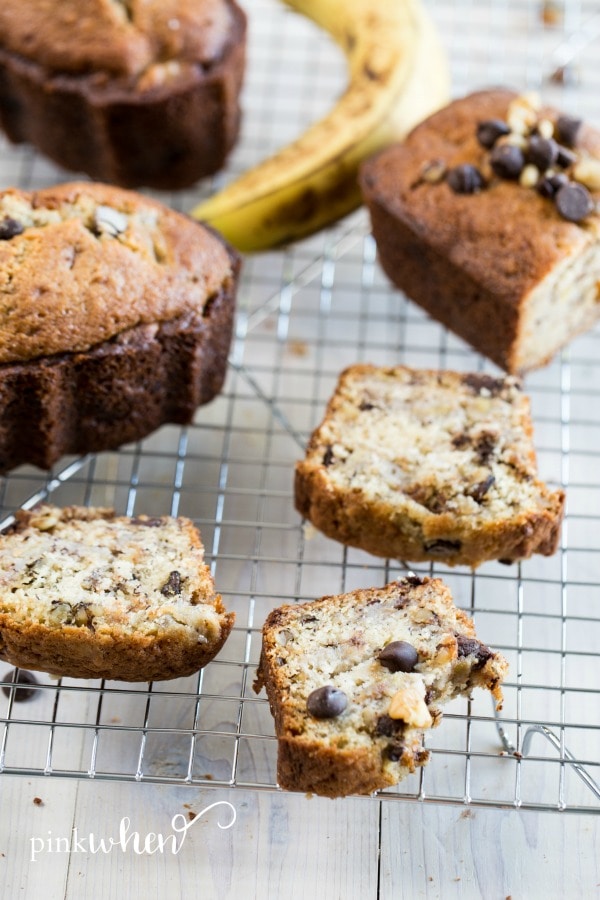 Chocolate Chip Banana Bread, simple amazing! #chocolatechipbananabread #bananabreadrecipe #bananabread