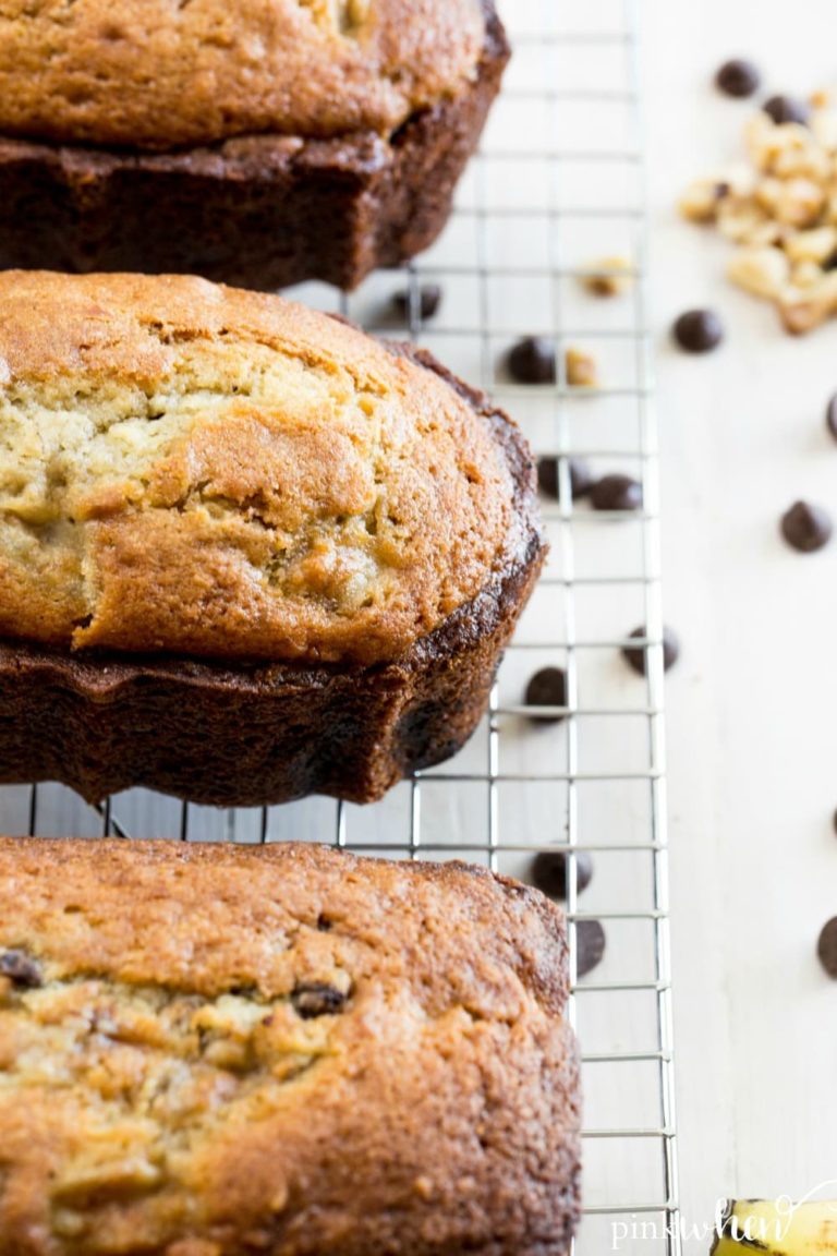 Chocolate Chip Banana Bread, simple amazing! #chocolatechipbananabread #bananabreadrecipe #bananabread