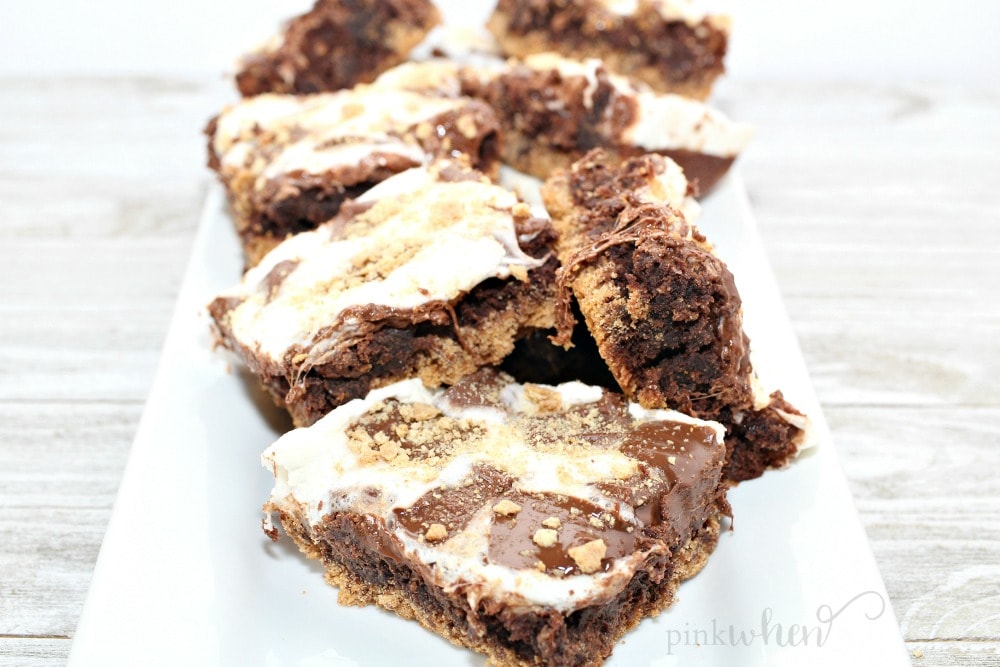 Delicious and Easy Brownie Recipe | S'mores Brownies are so easy and flavorful, and two of my favorite desserts combined into one. #easybrownies #brownierecipe #dessertrecipes