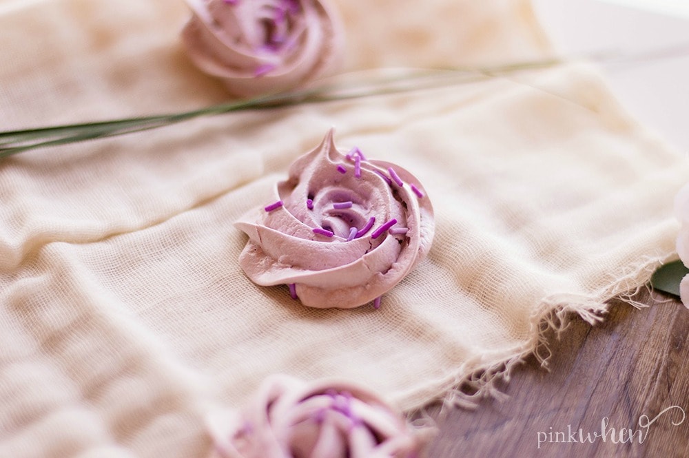 Easy Meringue Cookie Recipe #meringuecookies #cookierecipe #threeingredients