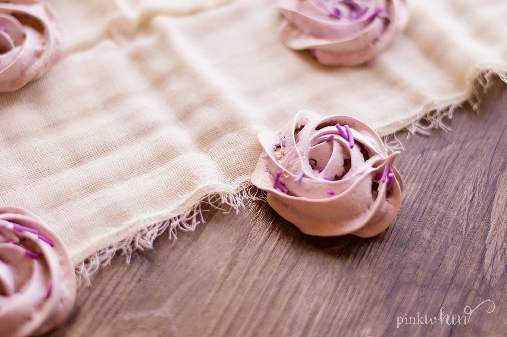 Easy Meringue Cookie Recipe #meringuecookies #cookierecipe #threeingredients