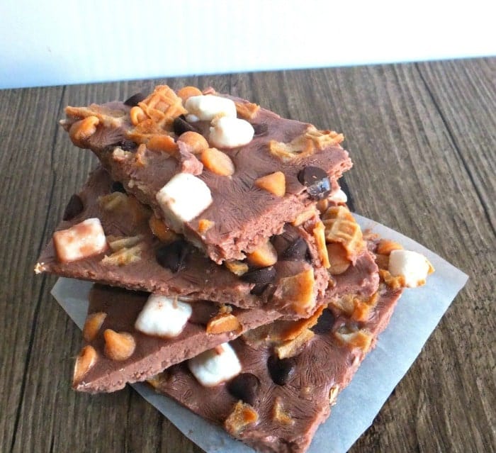 Rocky Road Froyo bark 5 minute low fat frozen treat