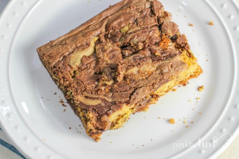 This Cake Mix Cookie Bars Brownie recipe is the BEST of both worlds! Delicious cake mix cookies and brownie rolled into ONE!