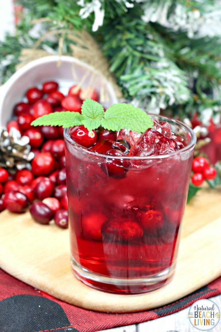 Cranberry Crush Cocktail Perfect for Your Holiday Party
