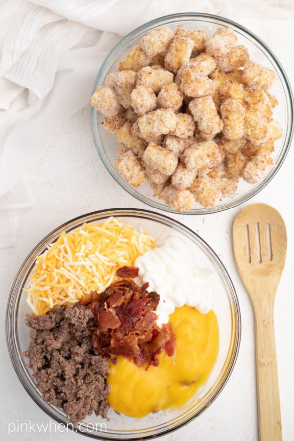 Ingredients needed to make cheeseburger tater tot casserole with bacon.