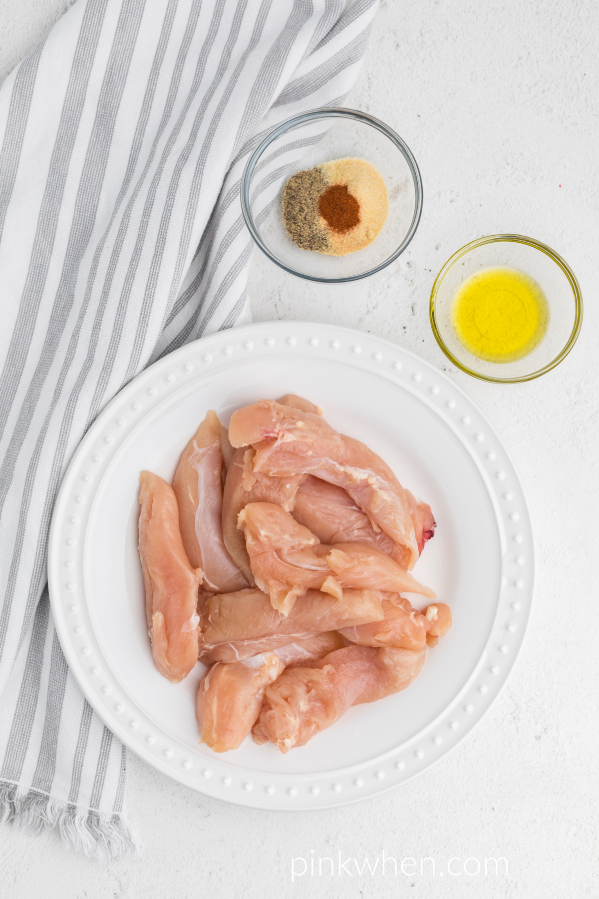 Ingredients needed to make grilled chicken tenders in the air fryer. 