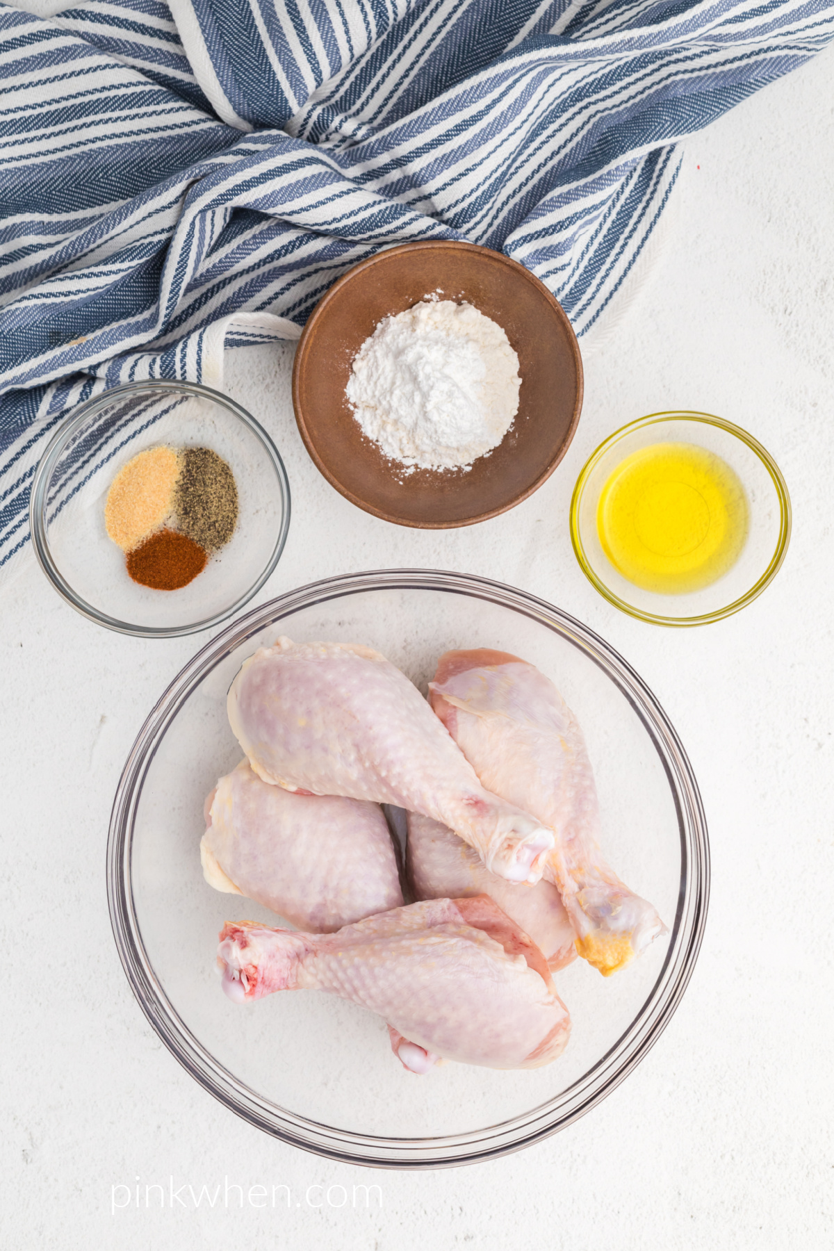 Ingredients needed to make chicken drumsticks in the air fryer.