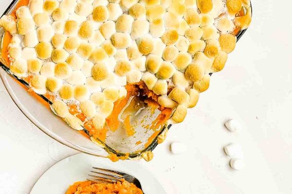 5 INGREDIENT SWEET POTATO CASSEROLE WITH MARSHMALLOWS