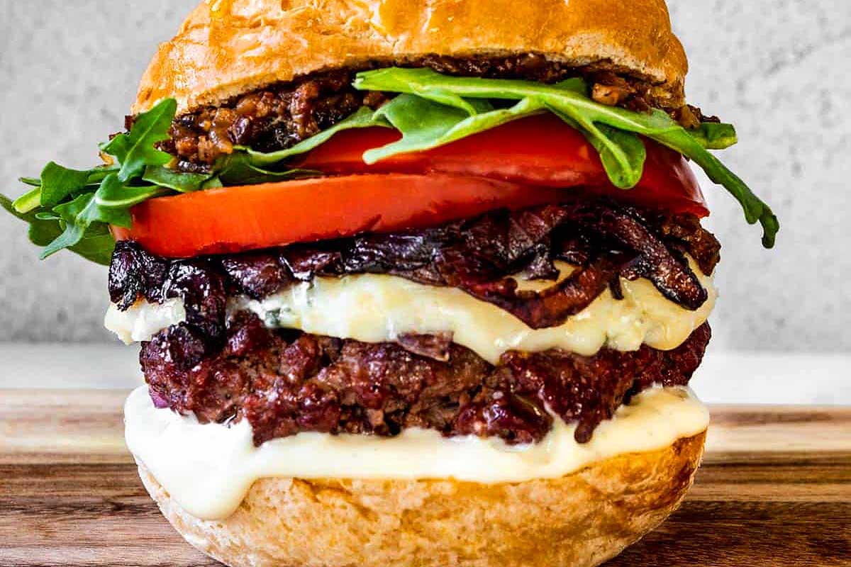 Hamburgers with blue cheese, bacon and garlic aioli.