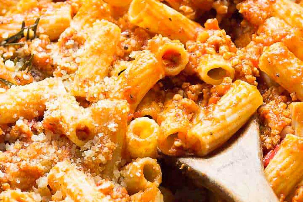 Easy Chicken Ragu Pasta