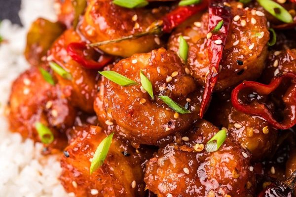 Crispy sauce shrimp in a bowl.