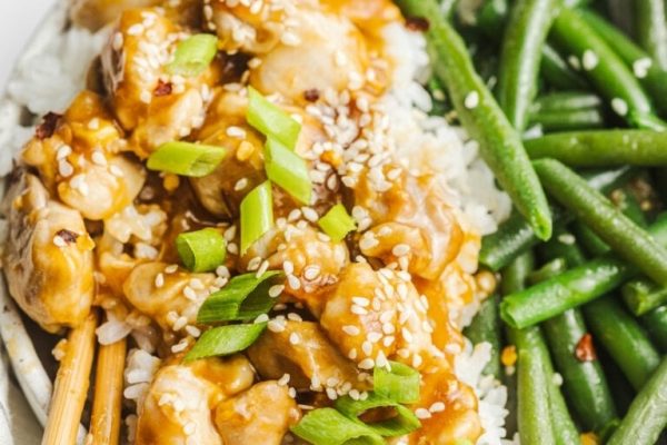 Chicken stir-fried in teriyaki sauce and served with beans.