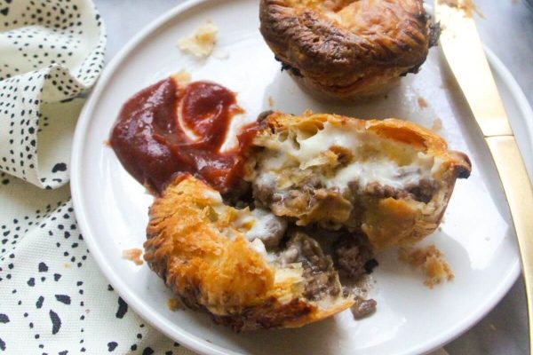 New Zealand Style Mince and Cheese Pies. 