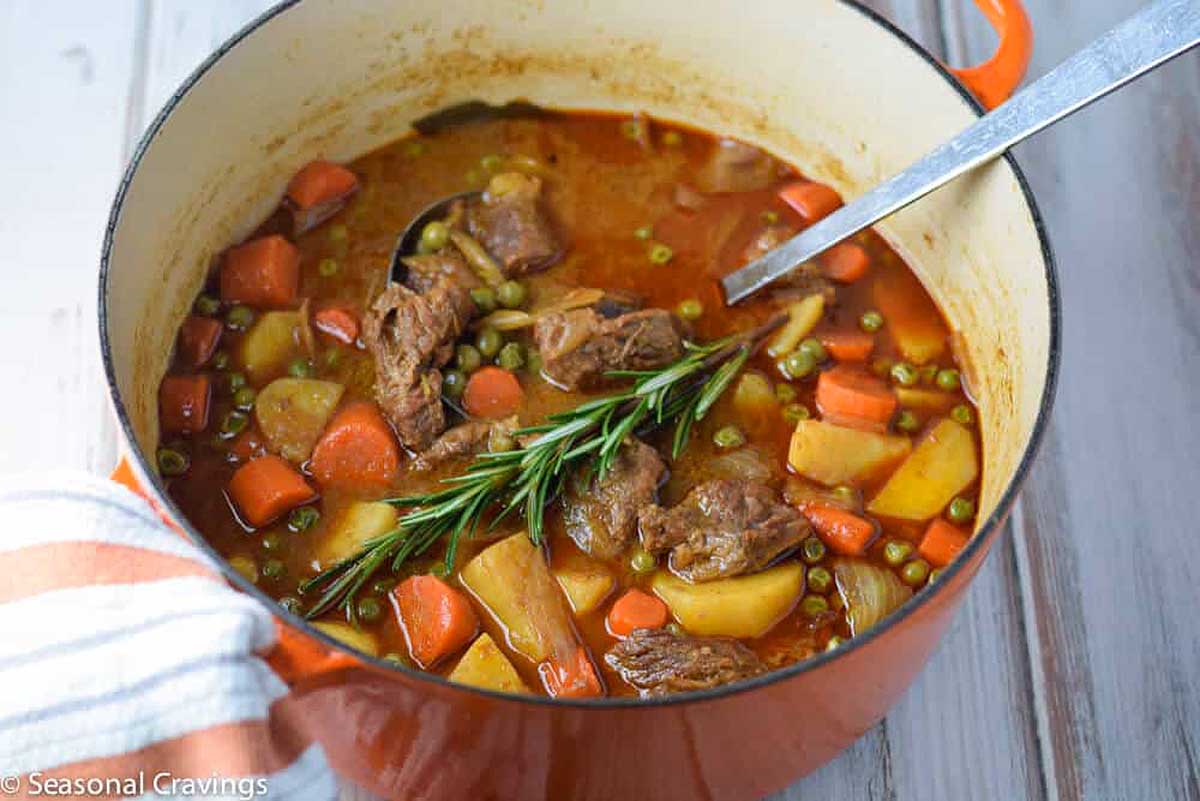 Apple cider stew in a pot.