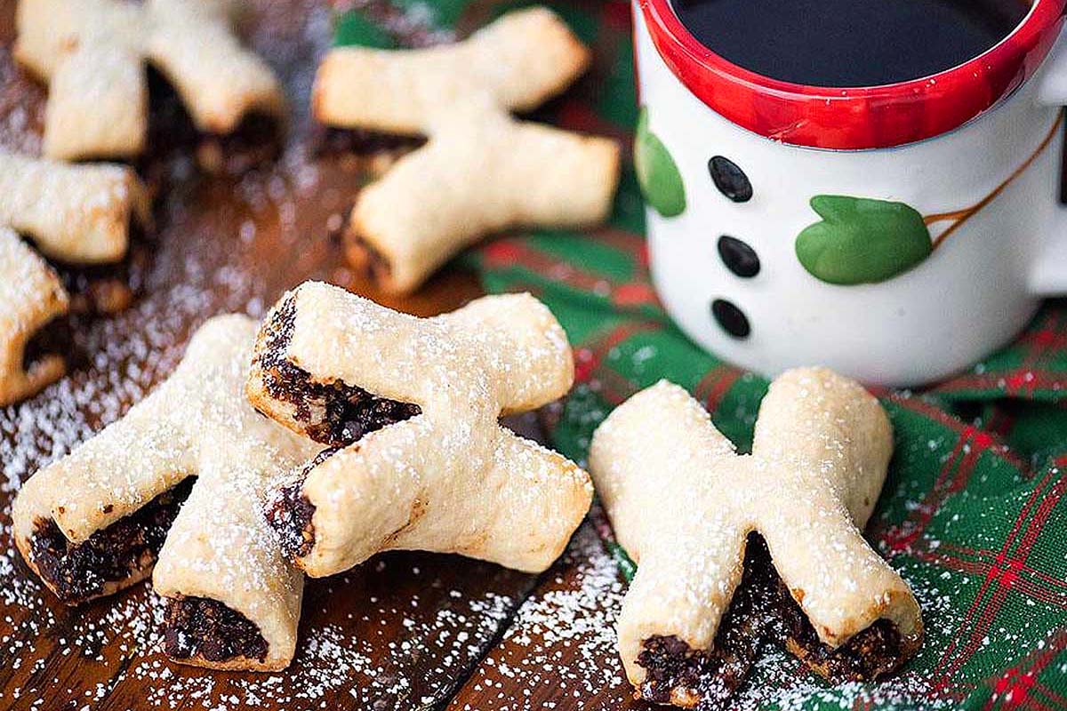 X-shaped fig filled cookies.
