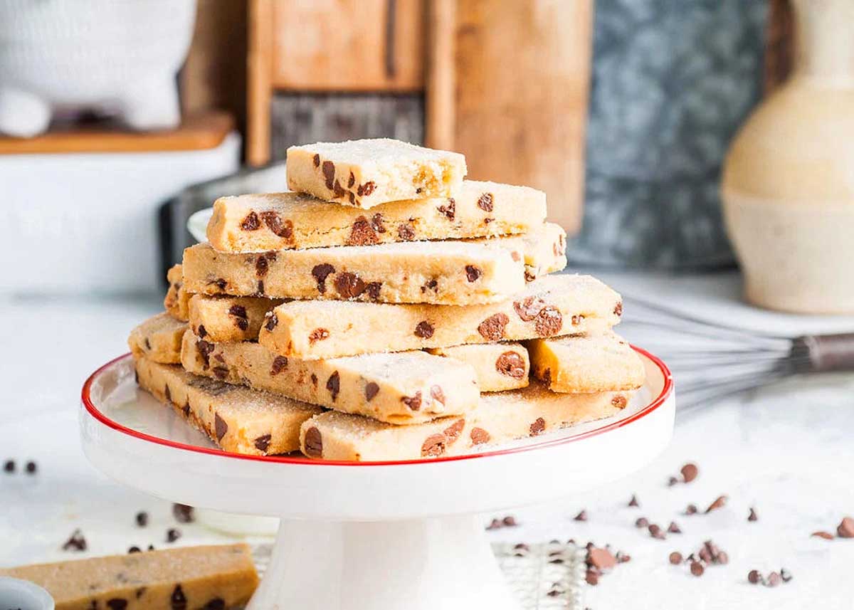 Chocolate Chip Shortbread on a cake tray.