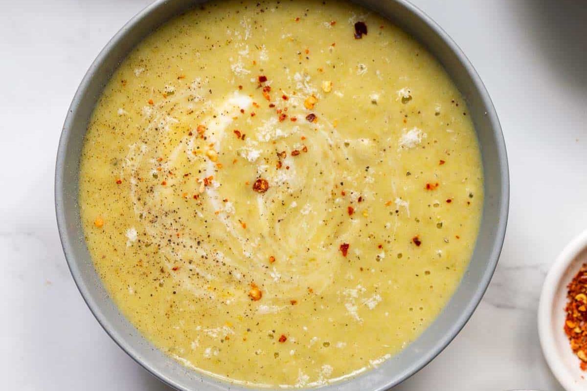 Green bean soup in a bowl. 