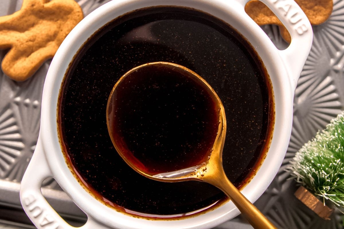 Syrup in a bowl.
