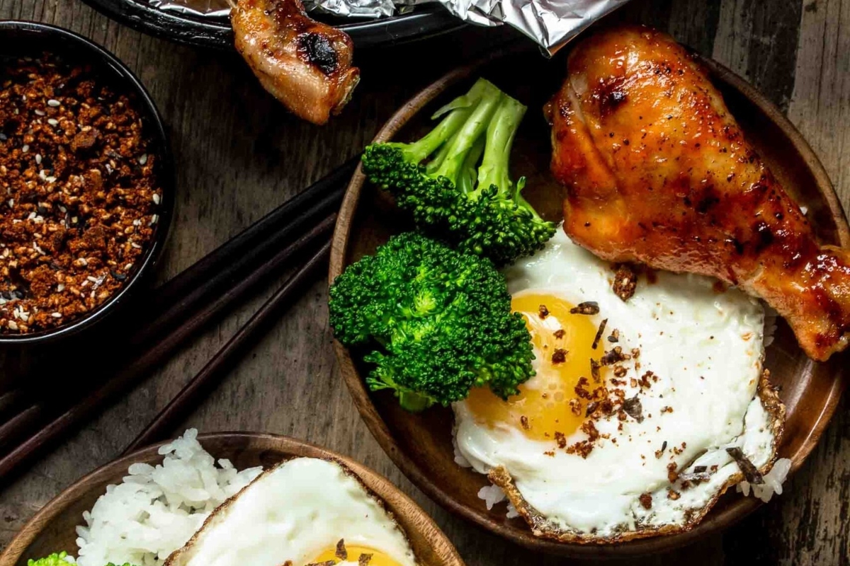Honey sriracha chicken with broccoli. 