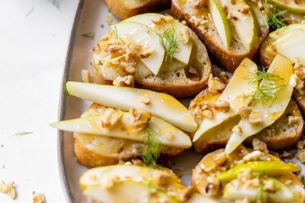 Pear and fennel crostini with dill.