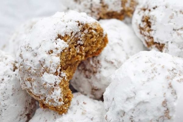 Delicious coated cookies.