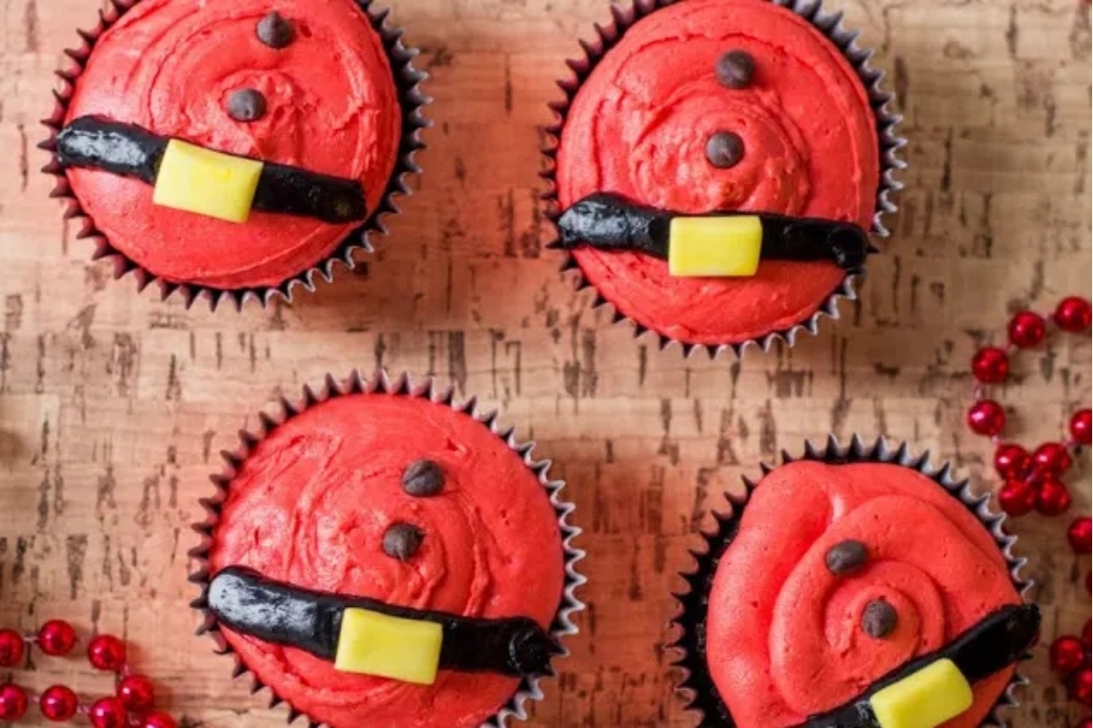Cute Christmas cupcakes featuring Santa Claus.